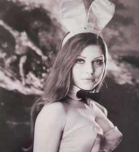 Celebrity Boudoir, 2006: Models: Pamela Anderson, Ursula Andress, kim Basinger, Barbi Benton, NAimi Kampell, Cindy Crwford, Carmen Electra, Lida Evans, Mellanie Griffith, Deborah Harry, Lauren Hutton, Madonna, Jane Mansfield,