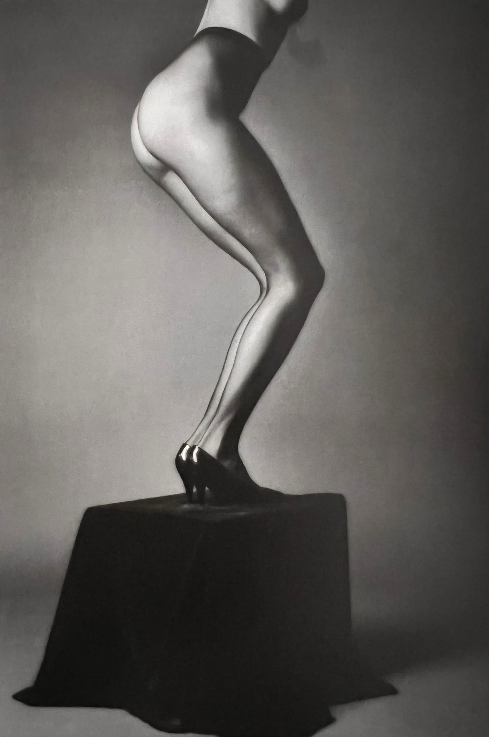 Jeanloup Sieff, Untitled, 1985: Photographer: Jeanloup Sieff (French, 1933 - 2000) - French photographer critically acclaimed for his portraits, landscapes, nude studies, and fashion imagery. He often made use of a wide-angle lens,