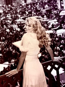 Claudia Schiffer & Friends, 2017