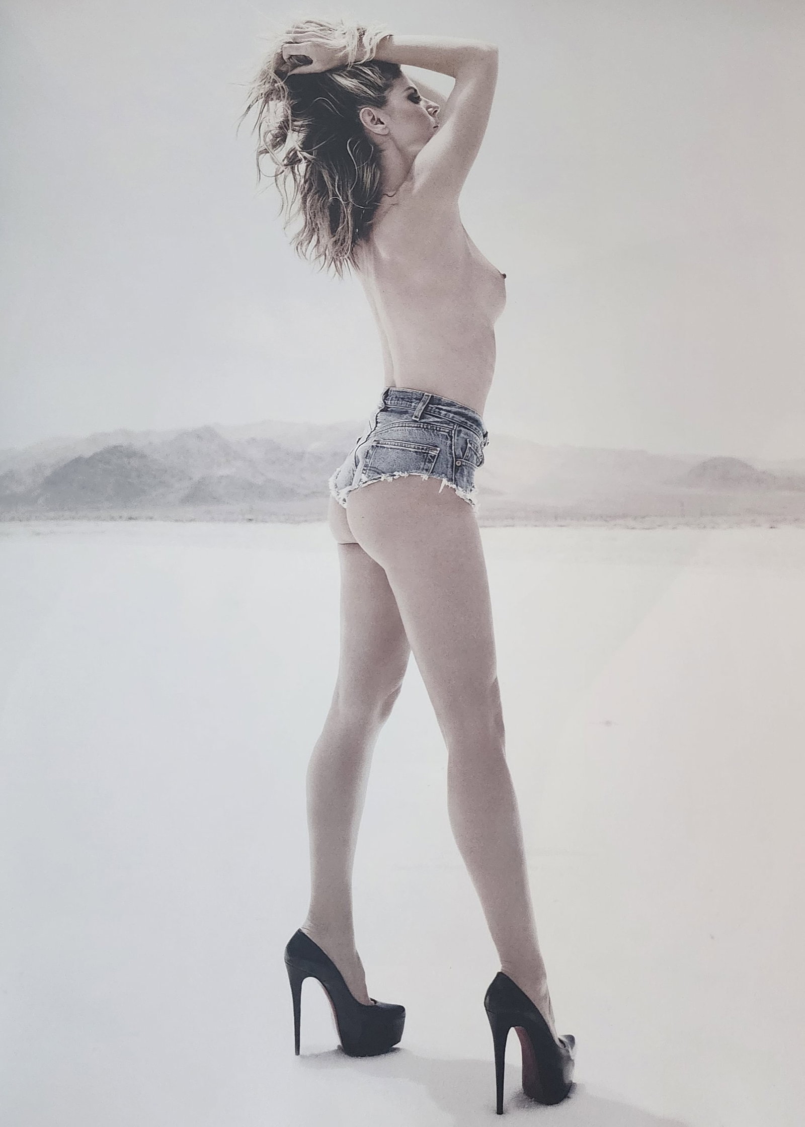 Heidi Klum 22x18 Inches by Rankin, 2017: Artist/Photographer: Rankin Title/Subject: Heidi Klum Type Of Print: Authentic Sheet Fed Photogravure/Heliogravure. Date Of Print: 2017 Paper: Medium weight, satin/matte finish. Print Origin: Italy Ap