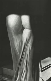 JEANLOUP SIEFF - La Veuve Joyeause, 1984