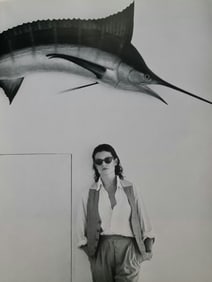 Robert Mapplethorpe, Lisa Lyon under a Swordfish
