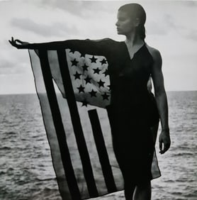 Robert Mapplethorpe, Lisa Lyon with American flag