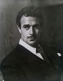 George Hurrell, Gilbert Roland, 1939