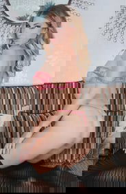 Bexie Williams, Blonde Beauty, 2022