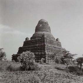 Lynn Davis, Pagoda, Pagan, Burma, 1993 - Limited edition of 50