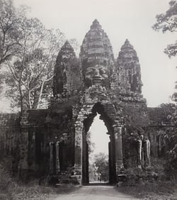 Lynn Davis, Gate of Angkor Thom, Siem Riep, Cambodia, 1993 - Limited edition of 50