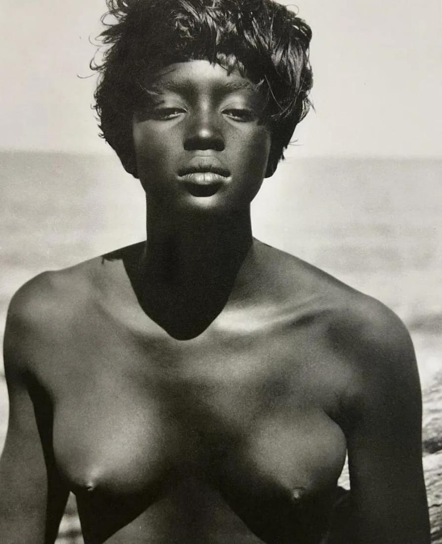 Herb Ritts, Naomi, Hawaii, 1989: Photographer: Herbert "Herb" Ritts (American, 1952 - 2002) - renowned fashion, art and celebrity photographer. Subject: "Herb Ritts, Naomi, Hawaii, 1989 " Type Of Print: Fine Duotone Photo Engraving D