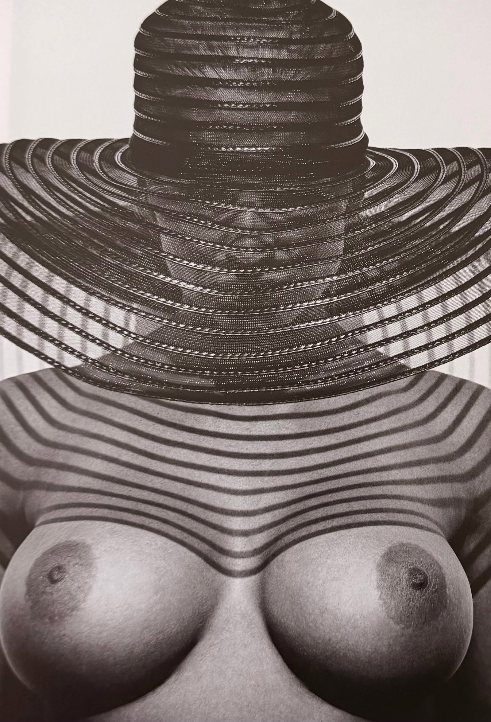 Best nude contemporary Photography, 2019: Artist/Photographer: Various Photographers Title/Subject: Best nude contemporary Photography Type Of Print: Authentic Sheet Fed Photogravure/Heliogravure. Date Of Print: 2019 Paper: Medium weight, sat