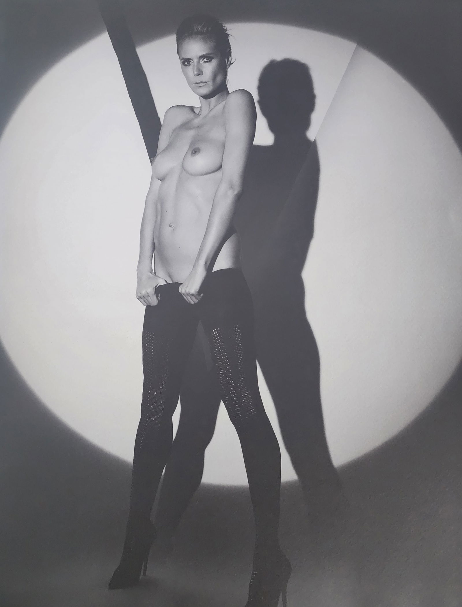 Heidi Klum 22x18 Inches by Rankin, 2017: Artist/Photographer: Rankin Title/Subject: Heidi Klum Type Of Print: Authentic Sheet Fed Photogravure/Heliogravure. Date Of Print: 2017 Paper: Medium weight, satin/matte finish. Print Origin: Italy Ap