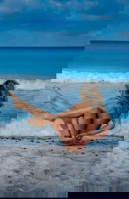 Doria Gani, Naked Yoga, 2021