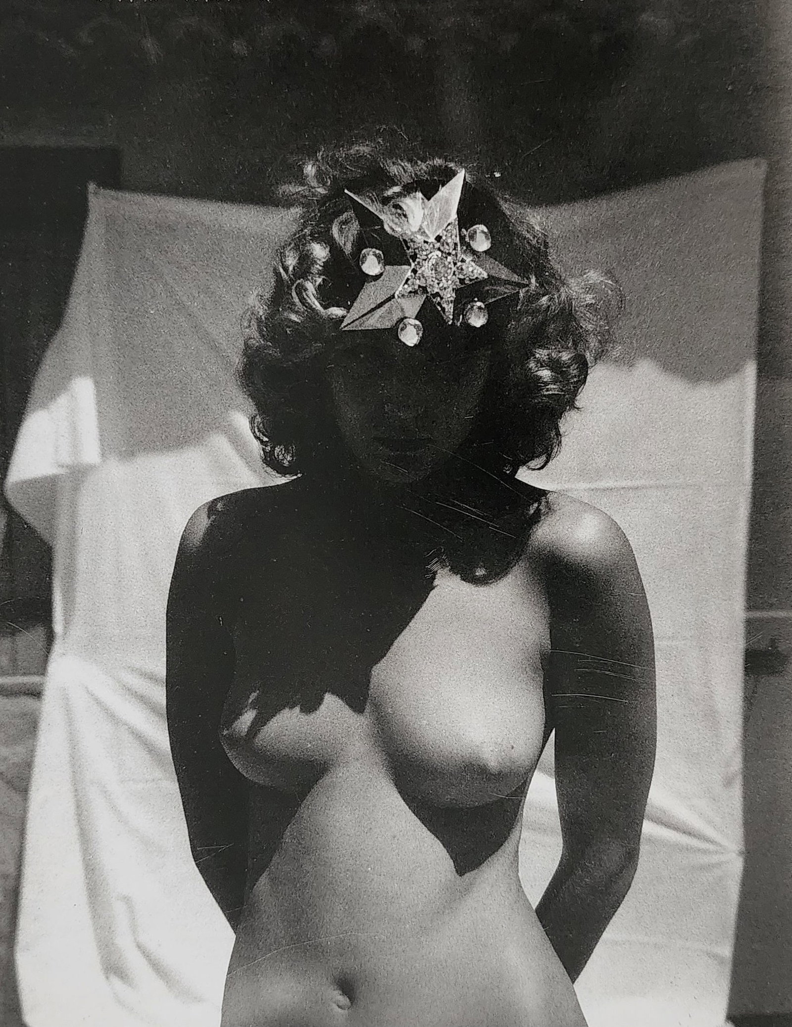 Helmut Newton Pola Woman 1995: Photographer: Helmut Newton Title/Subject: Woman Date Of Negative: 1971 - 1991 Type Of Print: Authentic Sheet Fed Photogravure/Heliogravure. Date Of Print: 1995 Paper: Medium weight, satin/matte finis