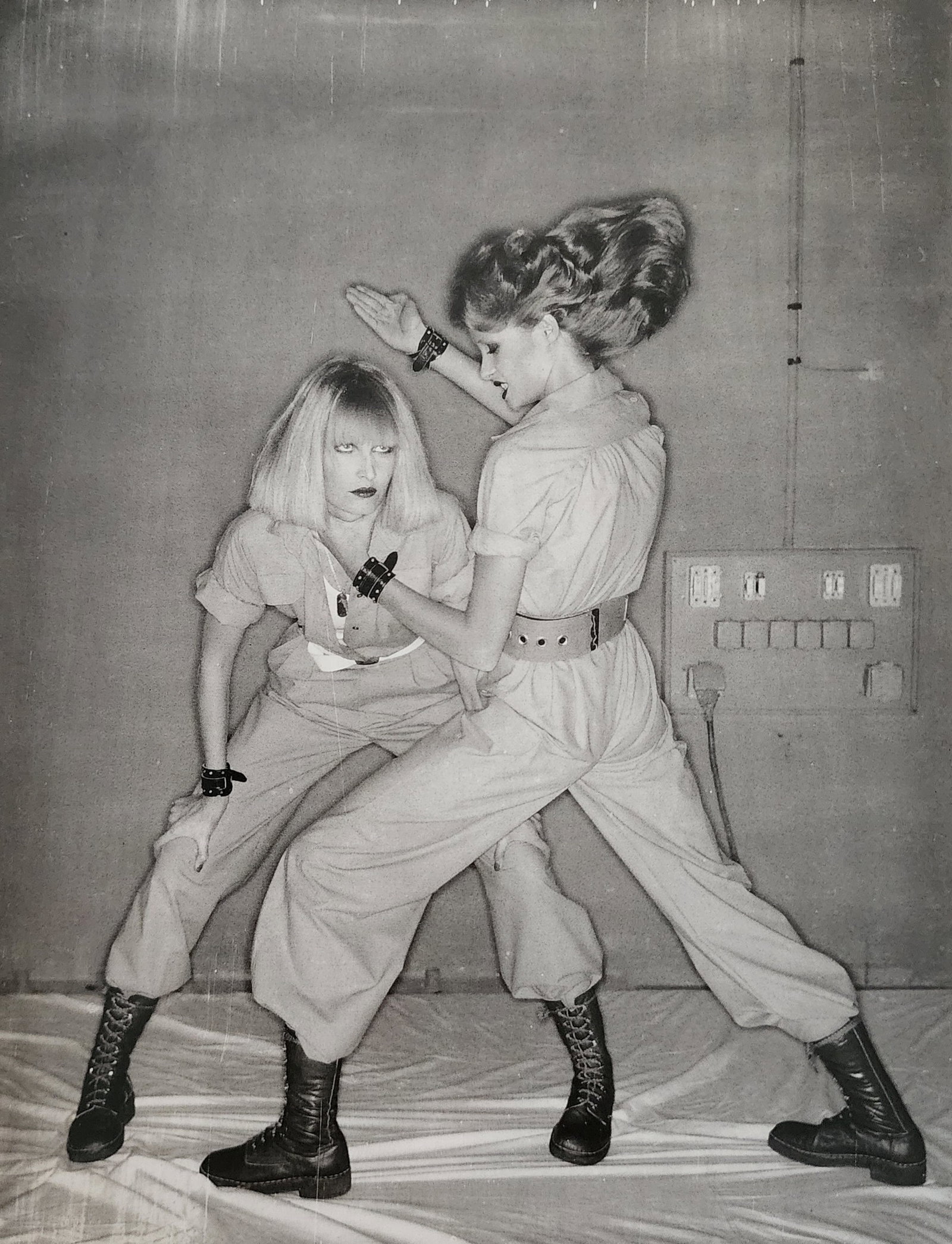 Helmut Newton Pola Woman 1995: Photographer: Helmut Newton Title/Subject: Woman Date Of Negative: 1971 - 1991 Type Of Print: Authentic Sheet Fed Photogravure/Heliogravure. Date Of Print: 1995 Paper: Medium weight, satin/matte finis