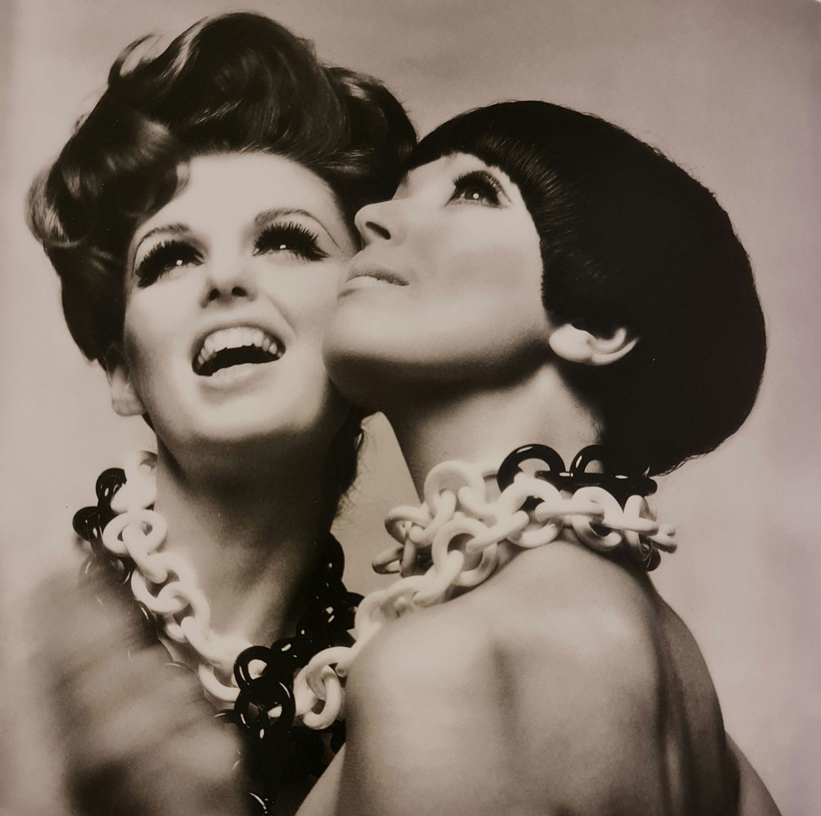 Melvin Sokolsky - Fashion, 2000: Photographer: Melvin Sokolsky, (October 9, 1933 ? August 29, 2022) was an American photographer and film director. His fantastical and occasionally surreal work brought an experimental energy to Harpe