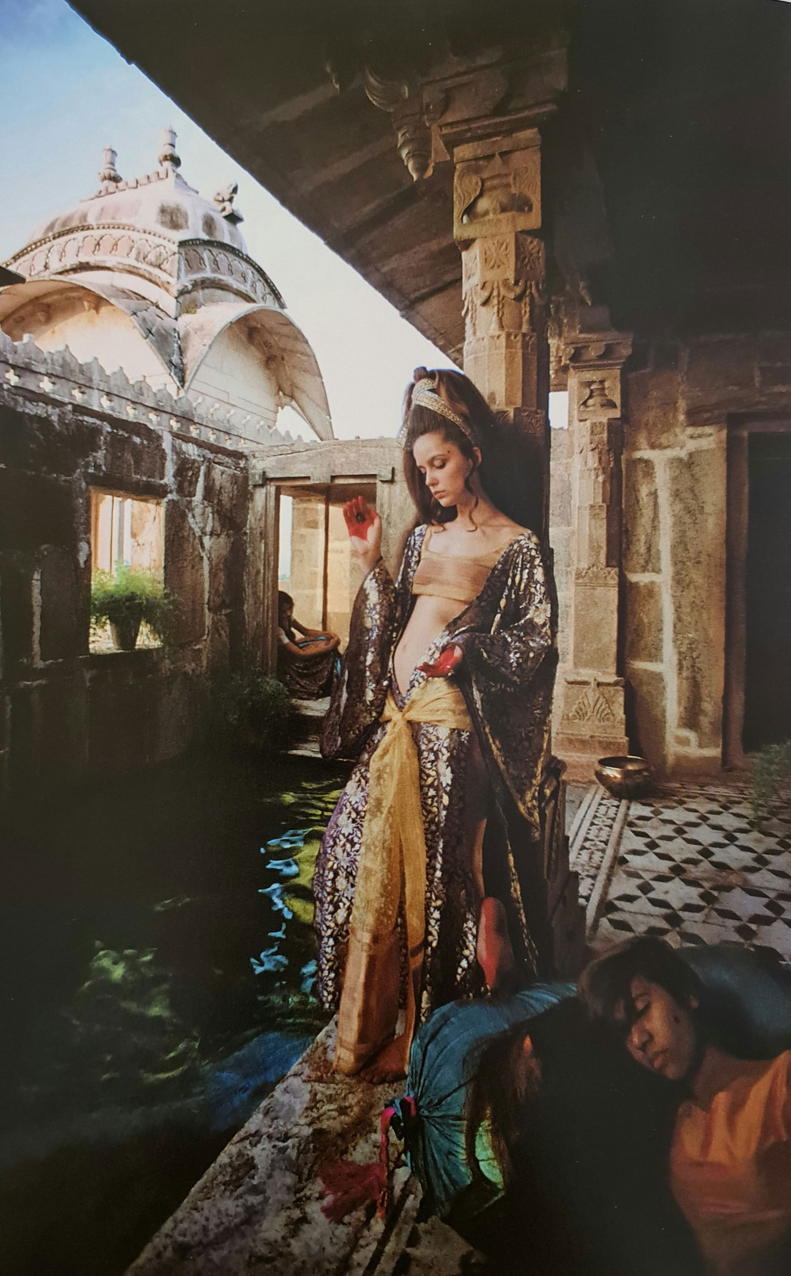 Melvin Sokolsky - Fashion, 2000: Photographer: Melvin Sokolsky, (October 9, 1933 ? August 29, 2022) was an American photographer and film director. His fantastical and occasionally surreal work brought an experimental energy to Harpe