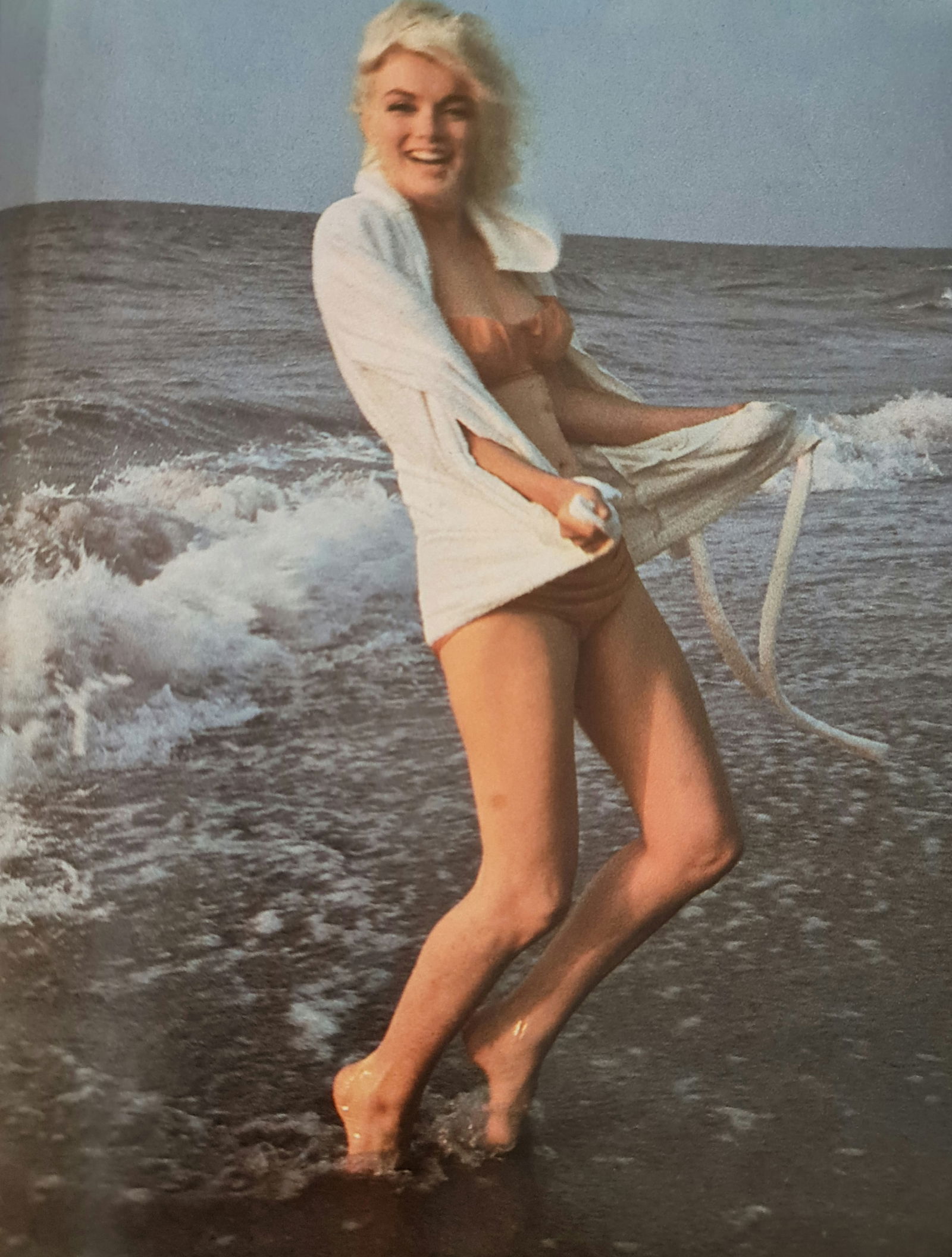 George Barris, Marilyn Monroe, 2000: Photographer: George Barris Subject/Title: Marilyn Monroe Type Of Print: Authentic Vintage Sheet Fed Photogravure/Heliogravure Date Of Print: 2000 Paper: Medium weight, clay coat - satin/matte finish