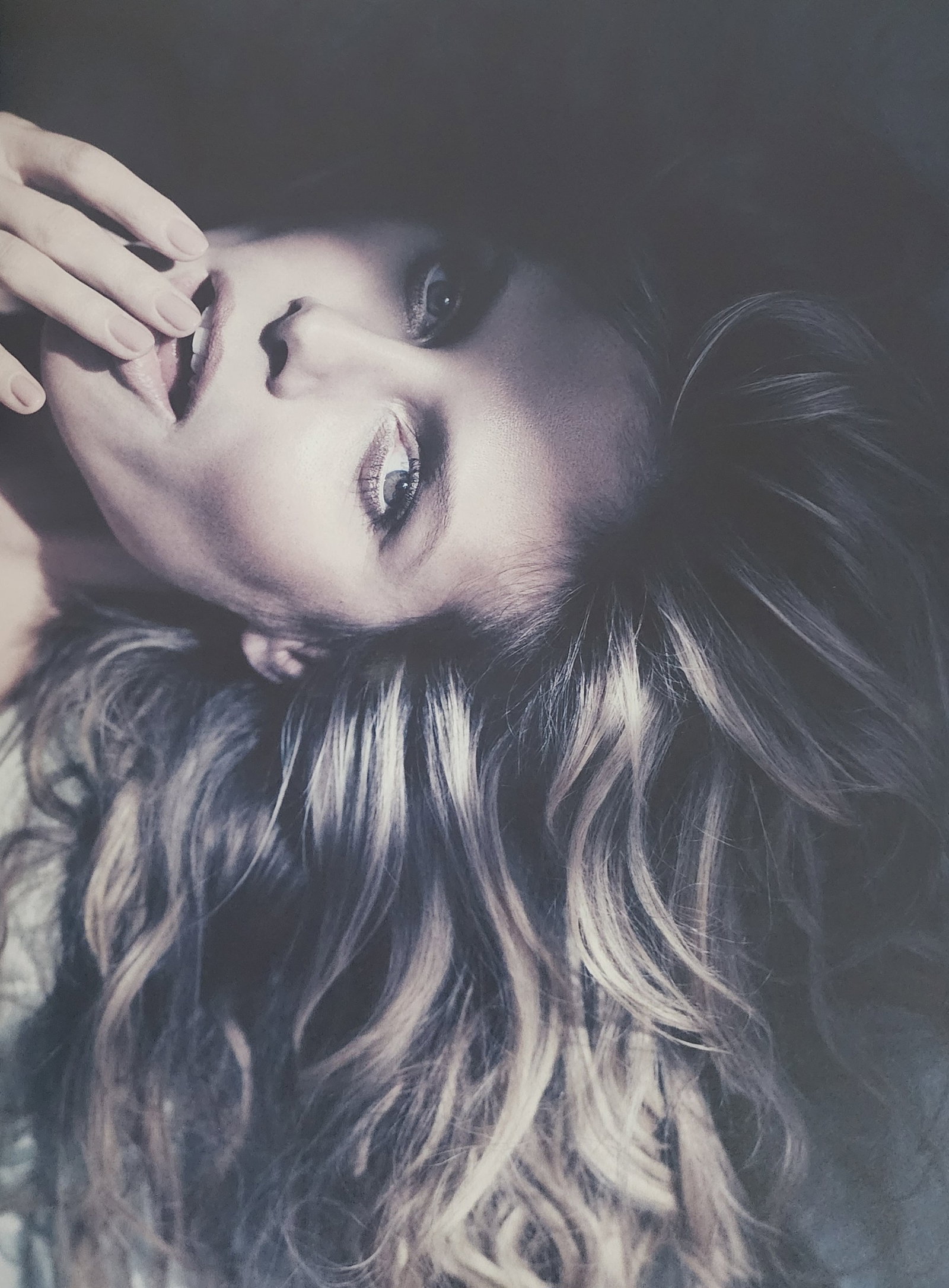 Heidi Klum 22x18 Inches by Rankin, 2017: Artist/Photographer: Rankin Title/Subject: Heidi Klum Type Of Print: Authentic Sheet Fed Photogravure/Heliogravure. Date Of Print: 2017 Paper: Medium weight, satin/matte finish. Print Origin: Italy Ap