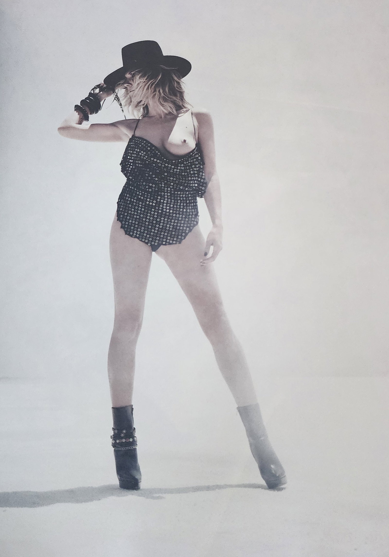 Heidi Klum 22x18 Inches by Rankin, 2017: Artist/Photographer: Rankin Title/Subject: Heidi Klum Type Of Print: Authentic Sheet Fed Photogravure/Heliogravure. Date Of Print: 2017 Paper: Medium weight, satin/matte finish. Print Origin: Italy Ap