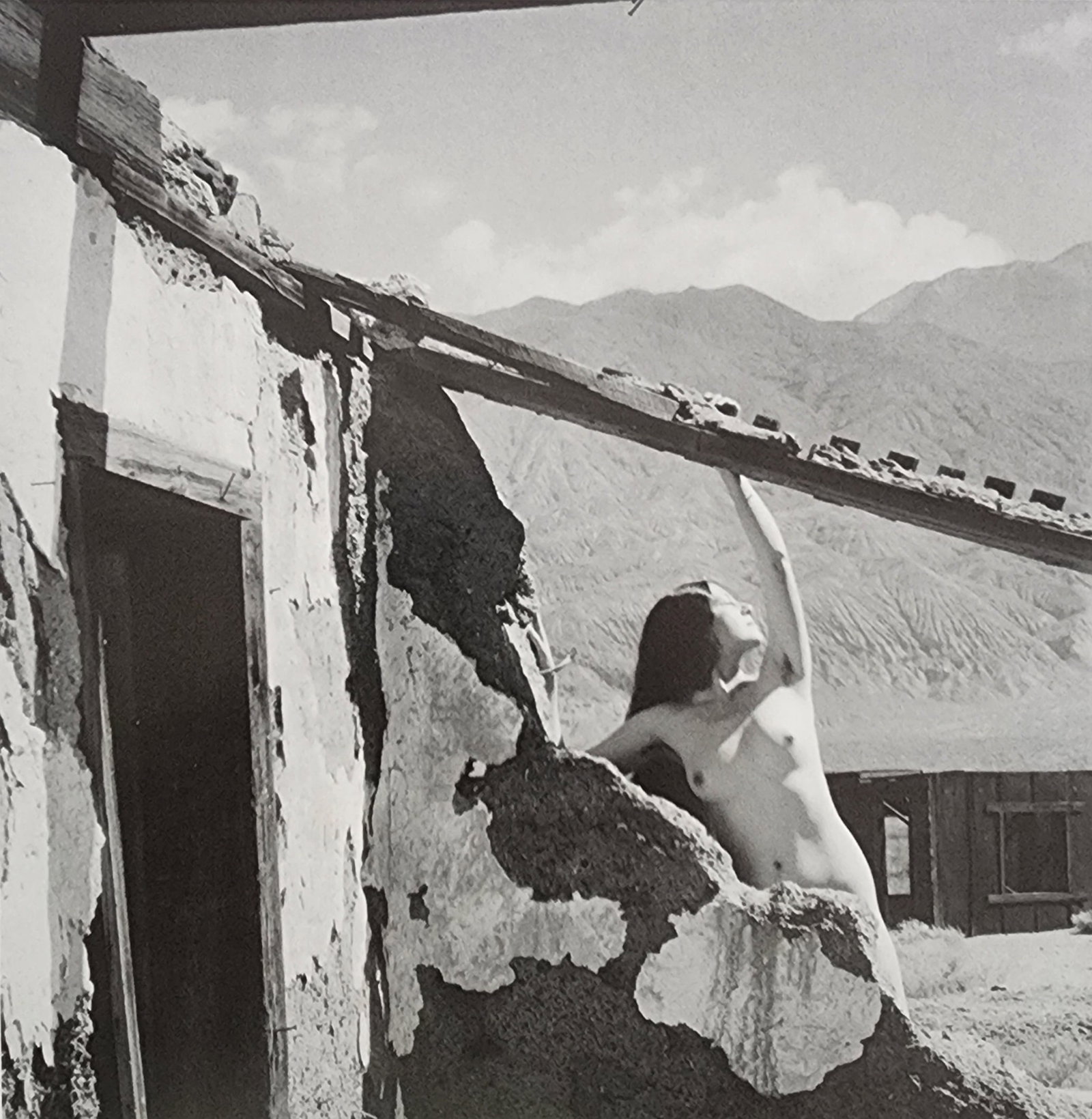 EDNA BULLOCK, female Nude - 1995: Artist/Photographer: EDNA BULLOCK Title/Subject: Female Nude Type Of Print: Authentic Sheet Fed Photogravure/Heliogravure. Date Of Print: 1995 Paper: Medium weight, satin/matte finish. Print Origin: U