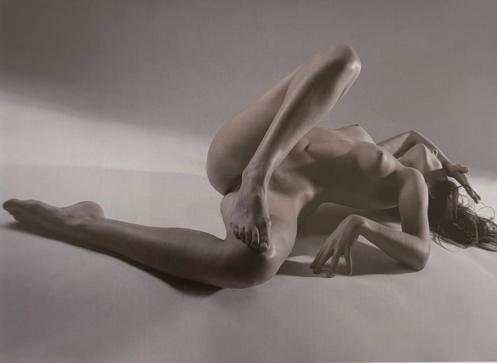 Best nude contemporary Photography, 2019: Artist/Photographer: Various Photographers Title/Subject: Best nude contemporary Photography Type Of Print: Authentic Sheet Fed Photogravure/Heliogravure. Date Of Print: 2019 Paper: Medium weight, sat