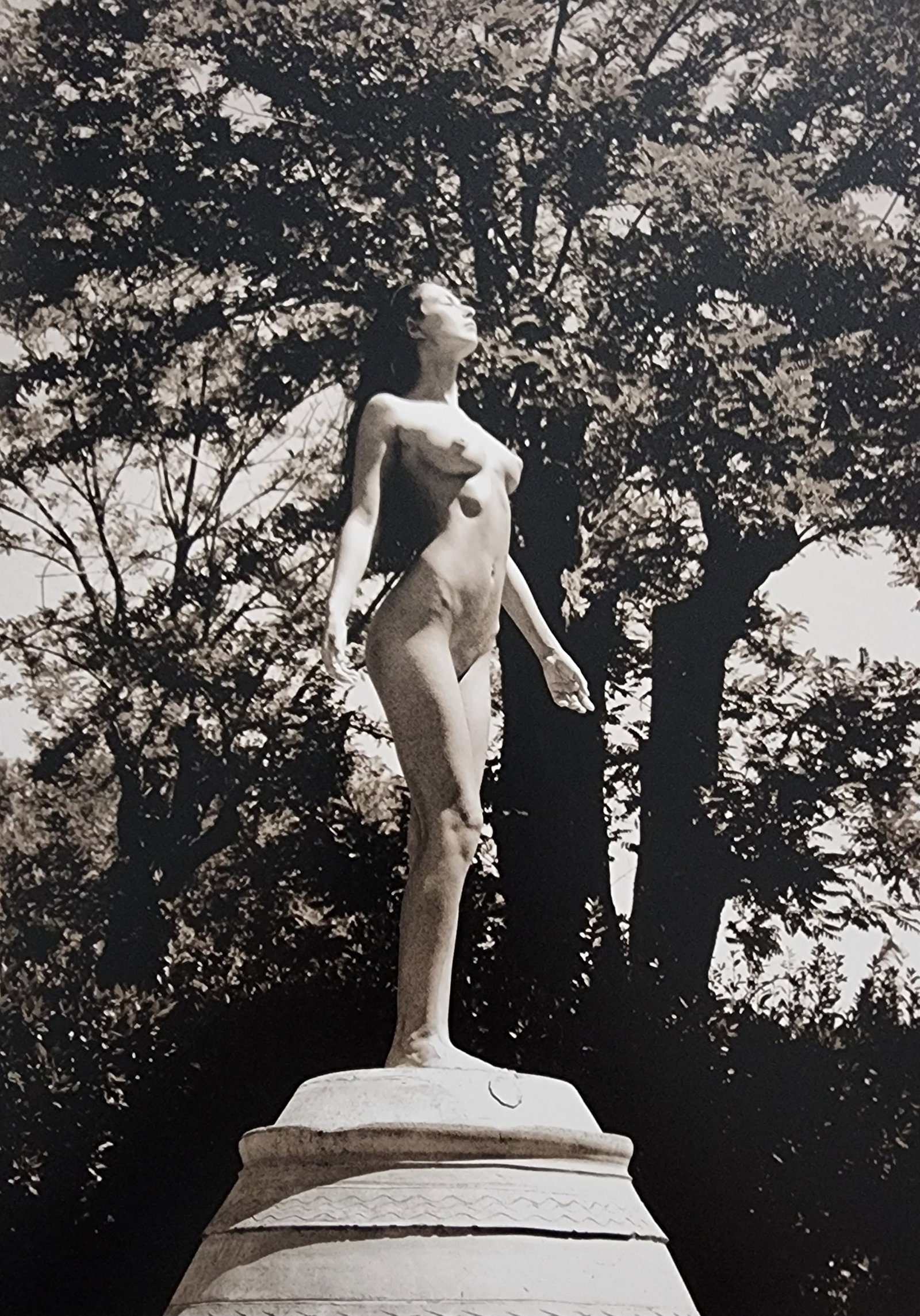 Petter Hegre 'Tuscany Nudes' (2009): Photographer: Petter Hegre Title/Subject: Tuscany Nudes Type Of Print: Authentic Sheet Fed Photogravure/Heliogravure. Date Of Print: 2009 Paper: Medium weight, satin/matte finish. Print Origin: Italy 