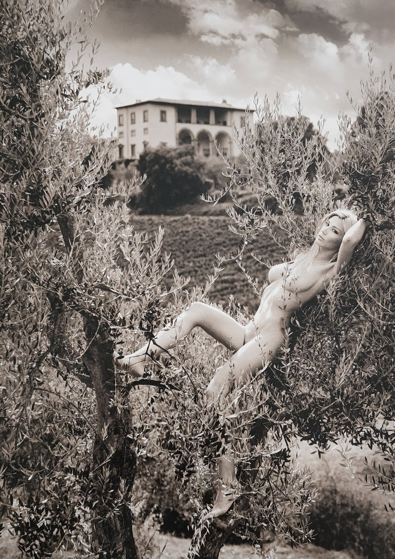 Petter Hegre 'Tuscany Nudes' (2009): Photographer: Petter Hegre Title/Subject: Tuscany Nudes Type Of Print: Authentic Sheet Fed Photogravure/Heliogravure. Date Of Print: 2009 Paper: Medium weight, satin/matte finish. Print Origin: Italy 