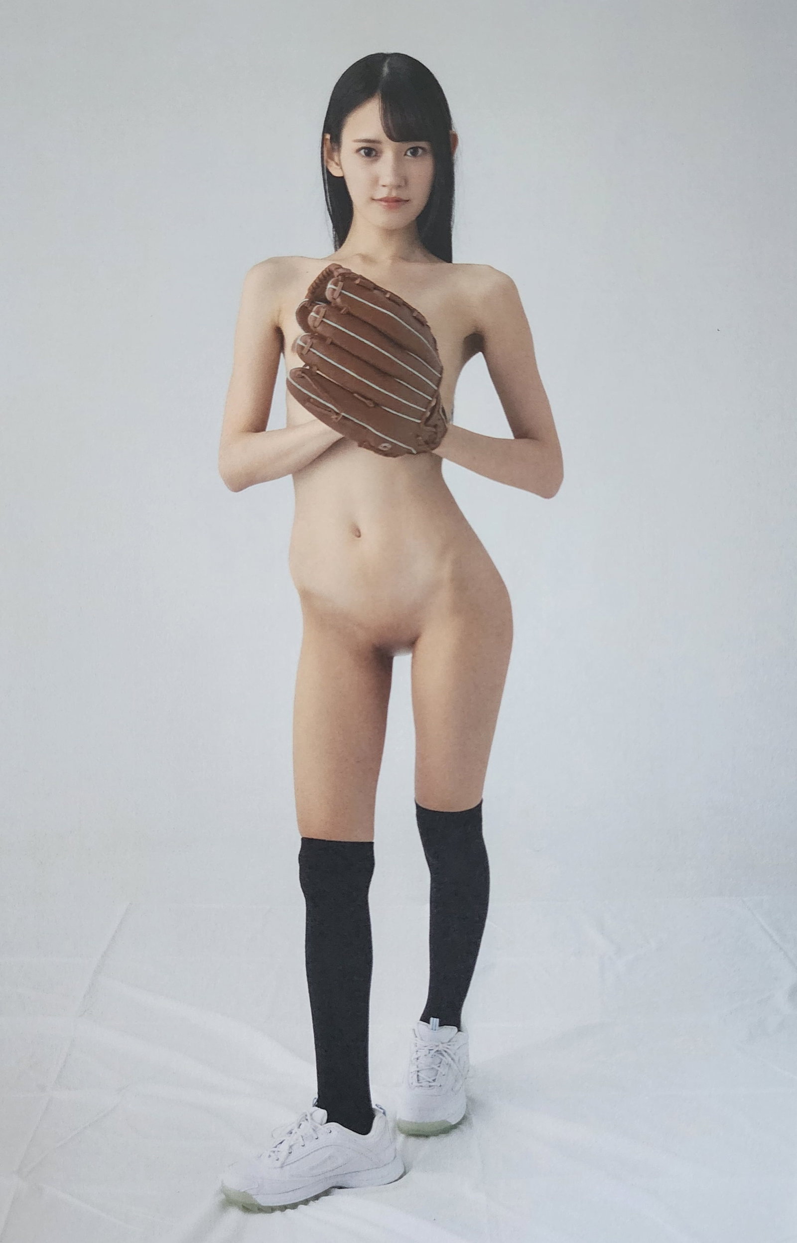 Umi Yatsugake, Absolute Sports Pose, 2022 (1 of 1)