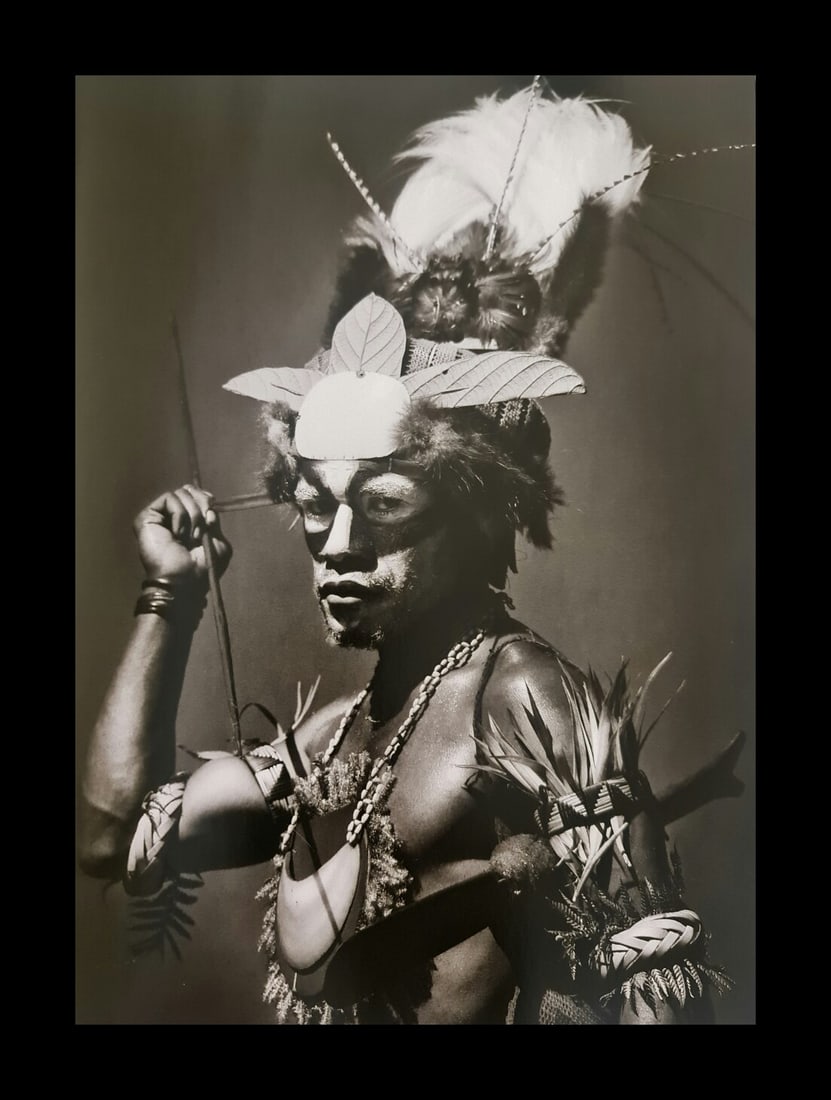 Sebastiao Salgado, Performer during the singsing festival of Mount Hagen, Papua New Guinea, 2008 (1 of 1)