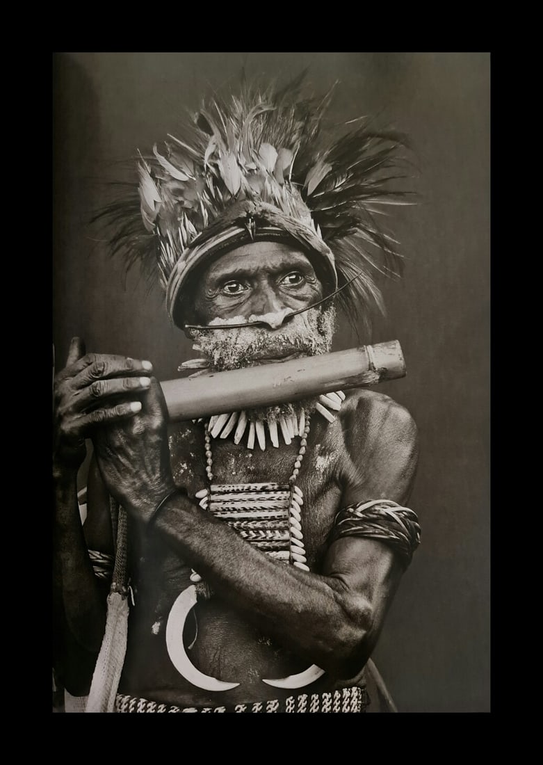 Sebastiao Salgado, Performer during the singsing festival of Mount Hagen, Papua New Guinea, 2008 (1 of 1)