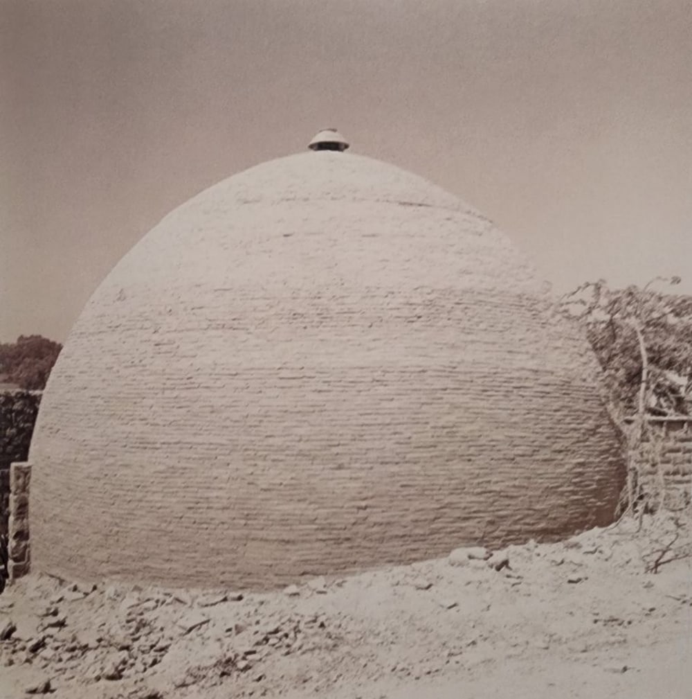 Lynn Davis, Mopti, Mali, 1997 - Limited edition of 50: Photographer: Lynn Davis Title: Mopti, Mali Date Of Negative: 1997 Type Of Print: Sheet Fed Photogravure/Offset lithograph Date Of Print: 1999 Edition: From the rare edition of 50, signed and numbered