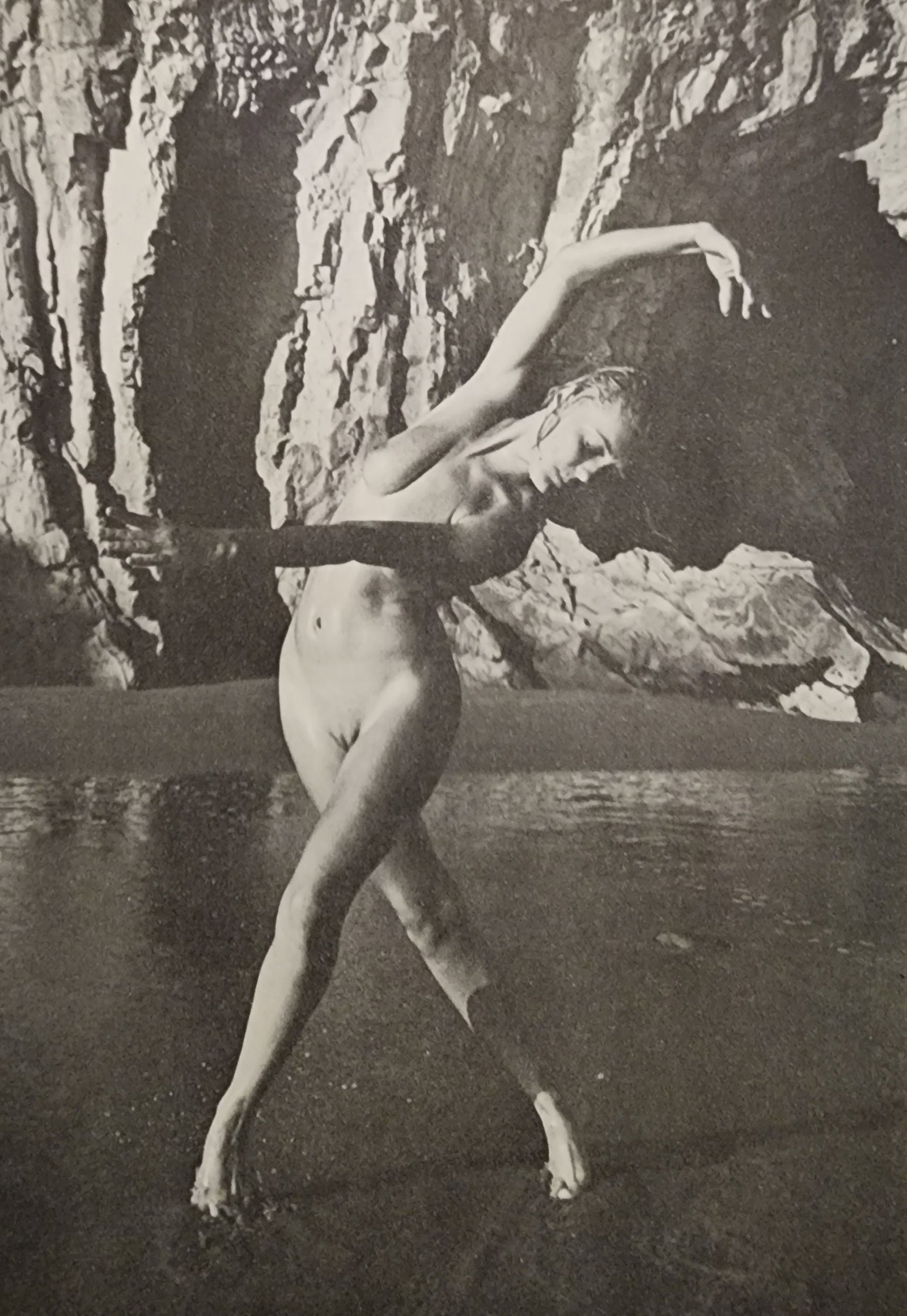 Andre de Dienes, Nudes, 1973: Artist / Photographer: Andre de Dienes Title/Subject: Vintage Artistic Nudes, 1973 Condition: Extra Fine - Excellent Type Of Print: Authentic Sheet Fed Photogravure/Heliogravure. Paper: Medium weight,