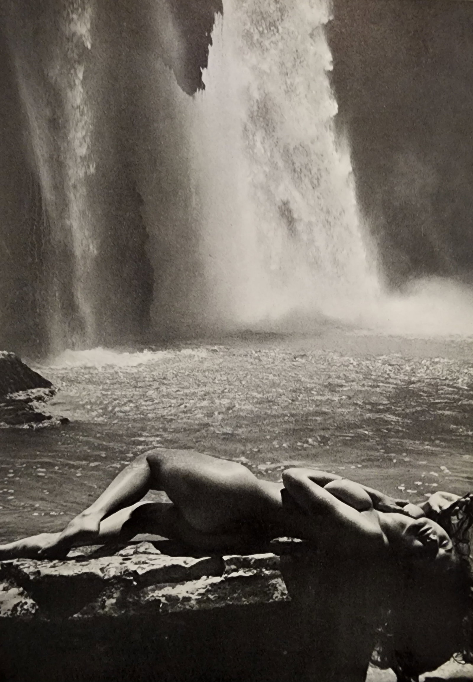 Andre de Dienes, Nudes, 1973: Artist / Photographer: Andre de Dienes Title/Subject: Vintage Artistic Nudes, 1973 Condition: Extra Fine - Excellent Type Of Print: Authentic Sheet Fed Photogravure/Heliogravure. Paper: Medium weight,