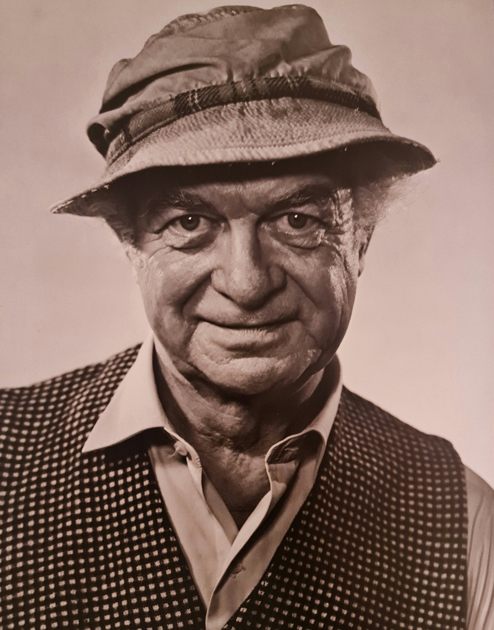 Yousuf Karsh, Linus Pauling, 1970: Photographer: Yousuf Karsh(1908-2002) was an Armenian-Canadian portrait photographer, considered one of the greatest portrait photographers of the 20th century. His recognizable portraits include icon