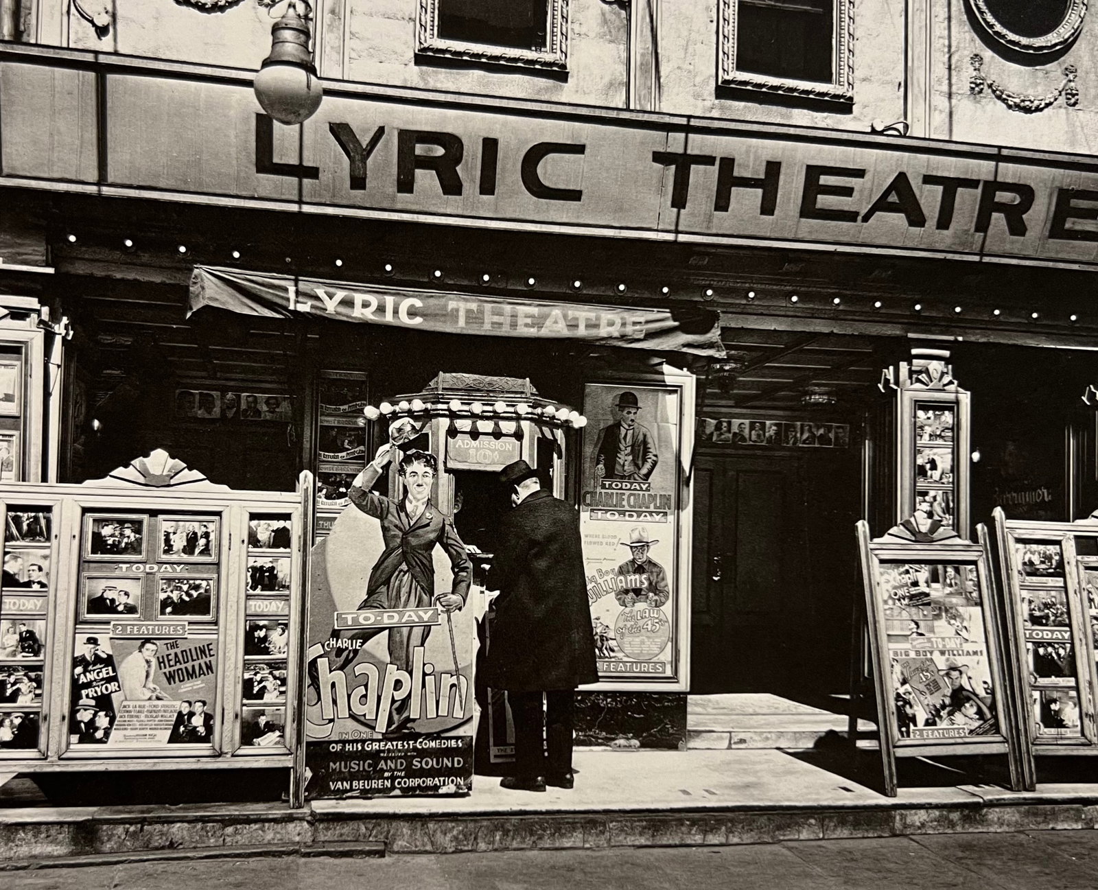 Berenice Abbot, New York, 1930s: Photographer: Berenice Alice Abbott was an American photographer best known for her portraits of between-the-wars 20th century cultural figures, New York City photographs of architecture and urban des