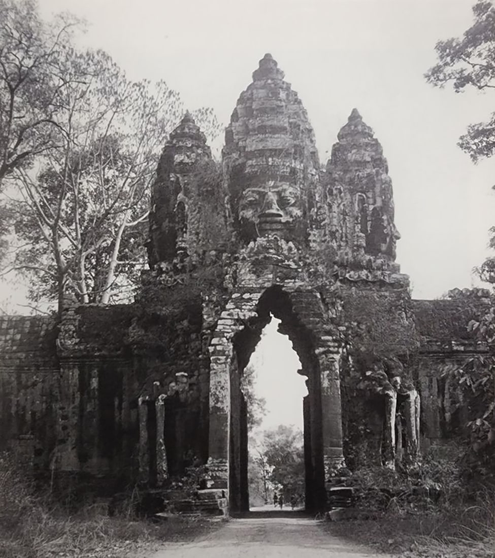 Lynn Davis, Gate of Angkor Thom, Siem Riep, Cambodia, 1993 - Limited edition of 50: Photographer: Lynn Davis Title: Gate of Angkor Thom, Siem Riep, Cambodia Date Of Negative: 1993 Type Of Print: Sheet Fed Photogravure/Offset lithograph Date Of Print: 1999 Edition: From the rare editi