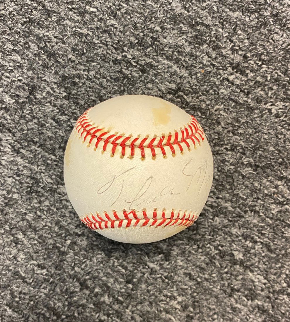 Thurman Munson Autographed Baseball (1 of 1)