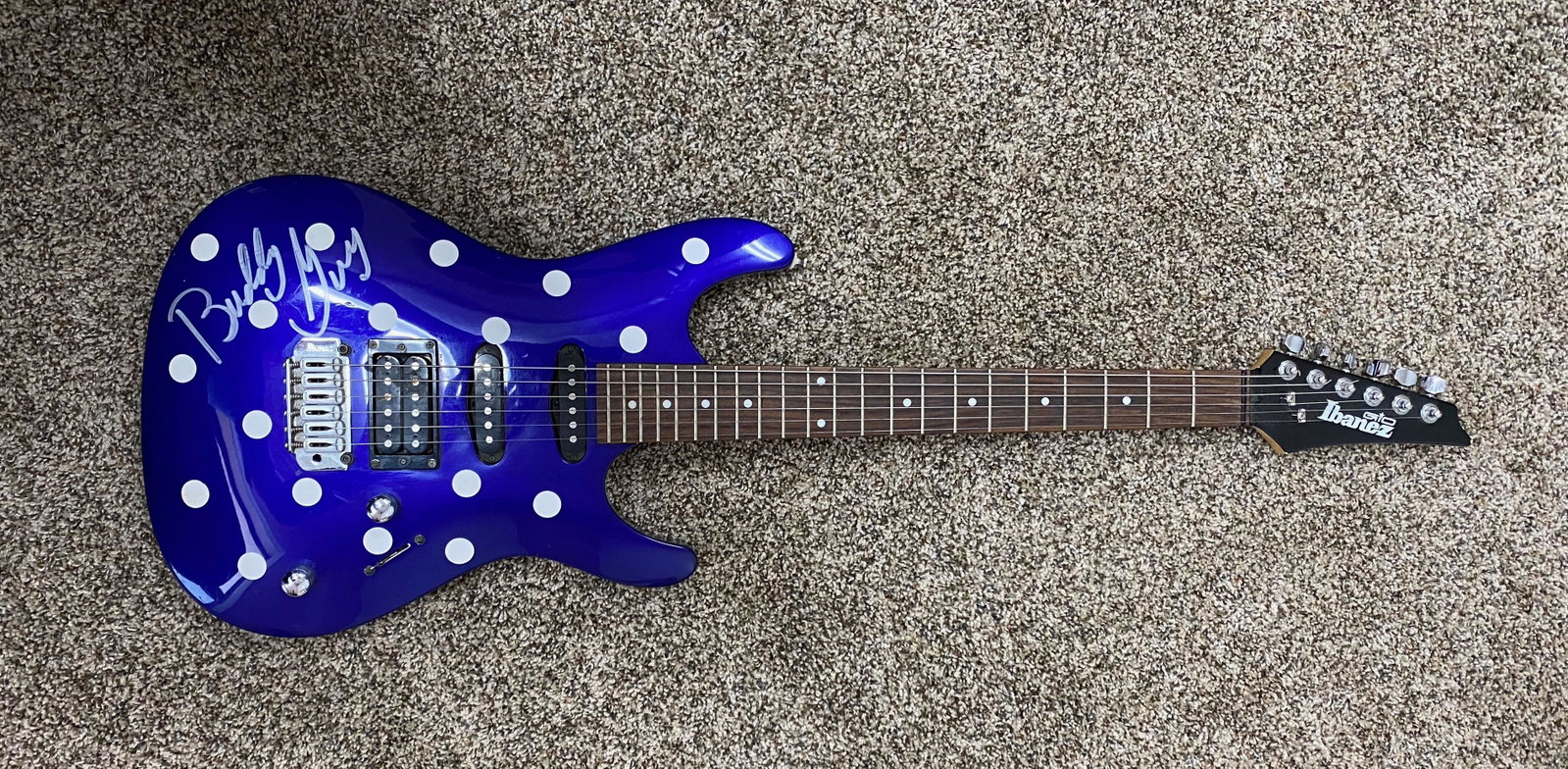 Buddy Guy Autographed Guitar: Each item comes with a COA from us. Ask any and all questions before bidding. All framed items take 2 weeks for framing. We ship everyday. Once items is paid items usually ship within 4 days of paymen