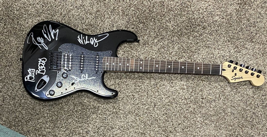 Pink Floyd Autographed Guitar GILMOUR MASON WATERS (1 of 1)