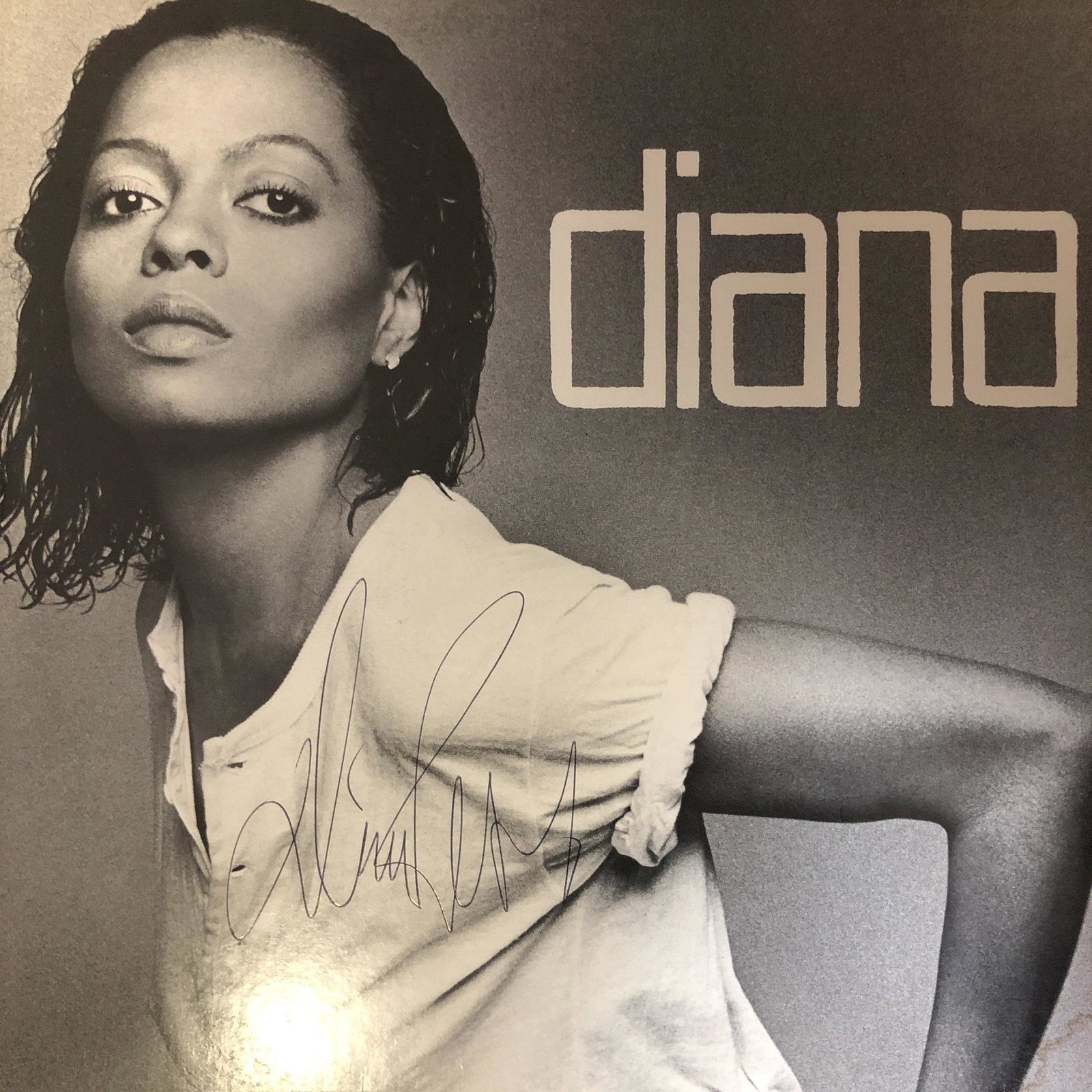 Diana Ross Autographed Album Cover: Ask any and all questions before bidding. All framed items take 2 weeks for framing. We ship every day. Once invoice is paid items usually ship within 4 days of payment, unless it is a framed item. So