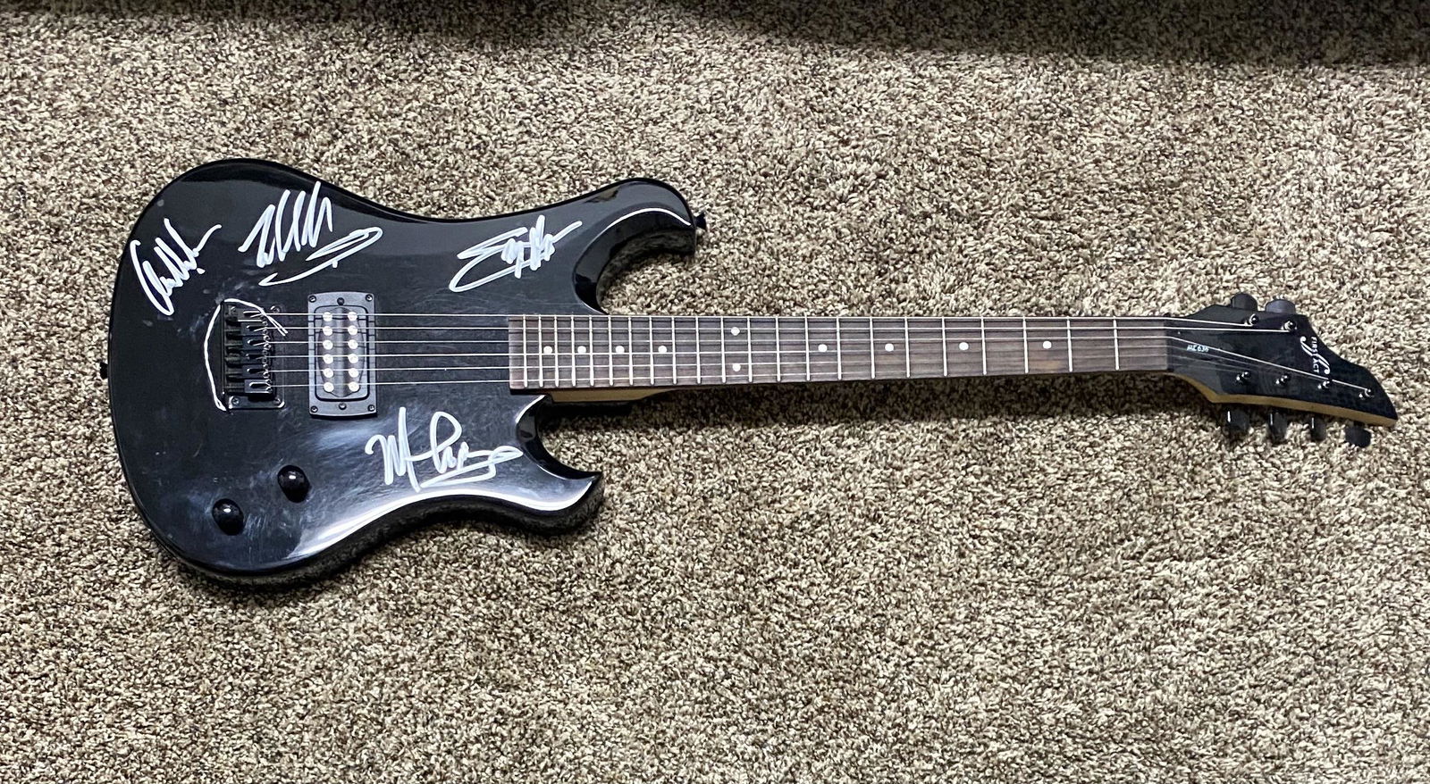 Van Halen Autographed Guitar SAMMY EDDIE ALEX MIKE! (1 of 1)