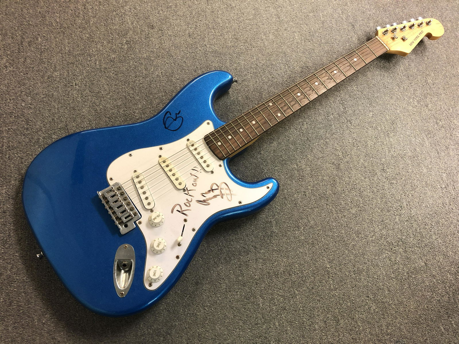 Jimmy Page / Eric Clapton Autographed Guitar (1 of 1)