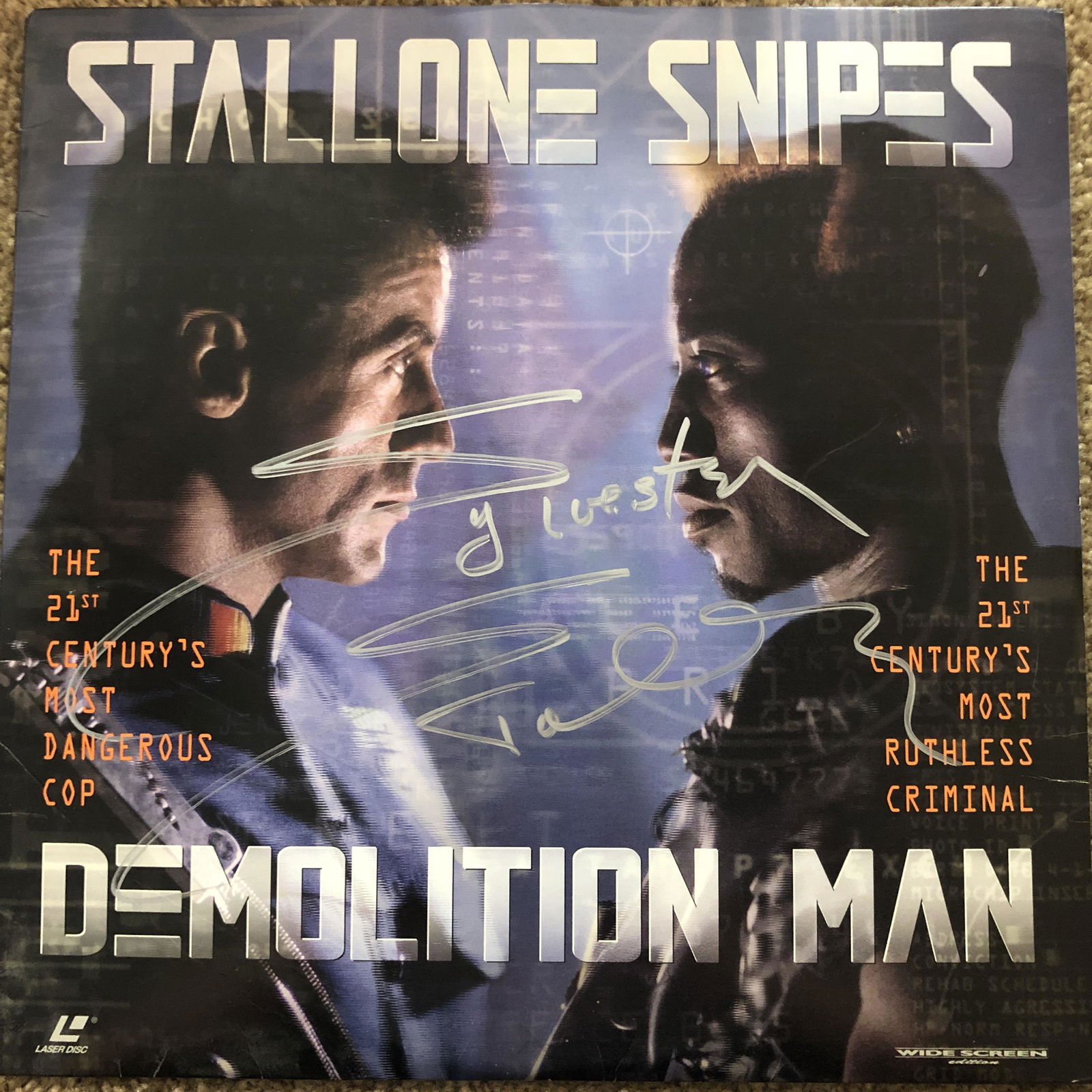 SYLVESTER STALLONE AUTOGRAPHED LASER DISC COVER (1 of 1)