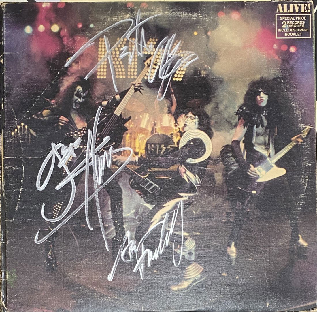 ACE PETER GENE SIMMONS AUTOGRAPHED ALBUM (1 of 1)