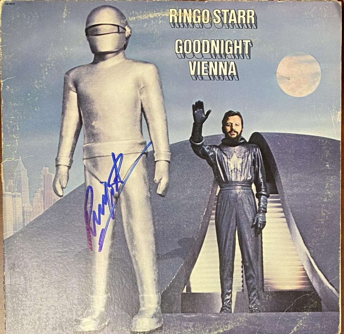 RINGO STARR AUTOGRAPHED ALBUM (1 of 1)