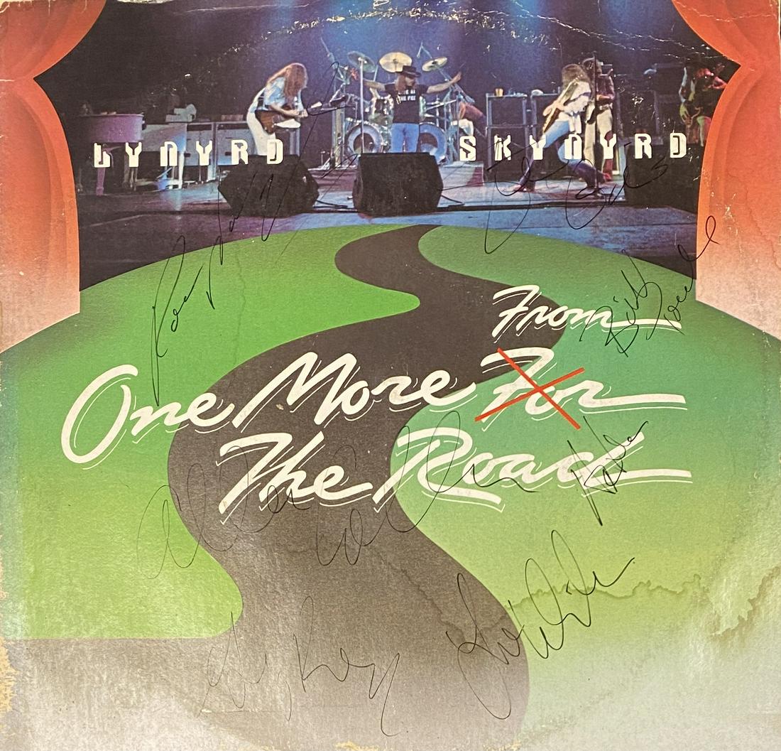 LYNYRD SKYNYRD AUTOGRAPHED ALBUM ALL 7 RONNIE (1 of 1)