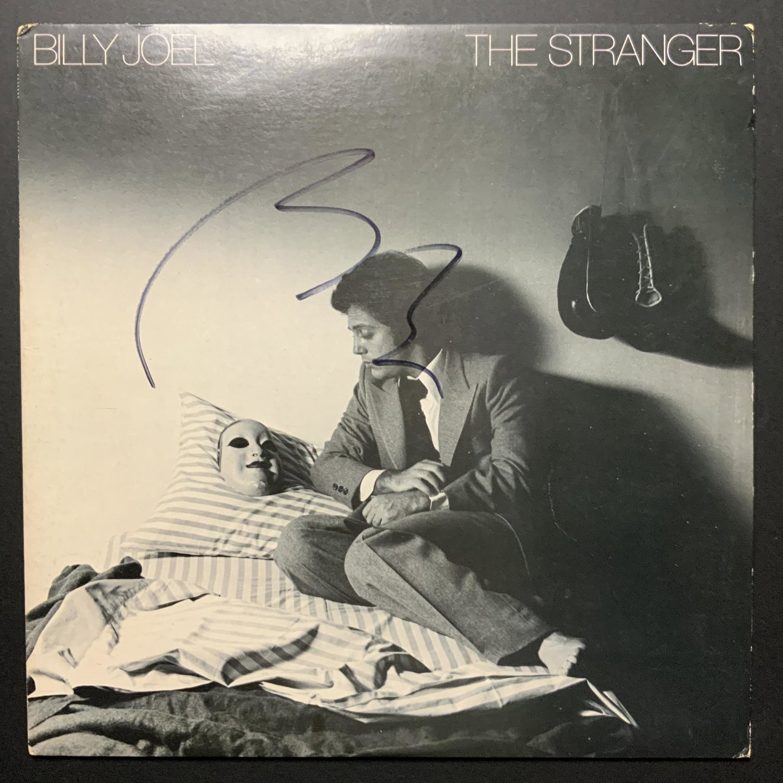 Billy Joel Autographed Album Cover Only: Ask any and all questions before bidding. All framed items take 2 weeks for framing. We ship every day. Once invoice is paid items usually ship within 4 days of payment, unless it is a framed item. So