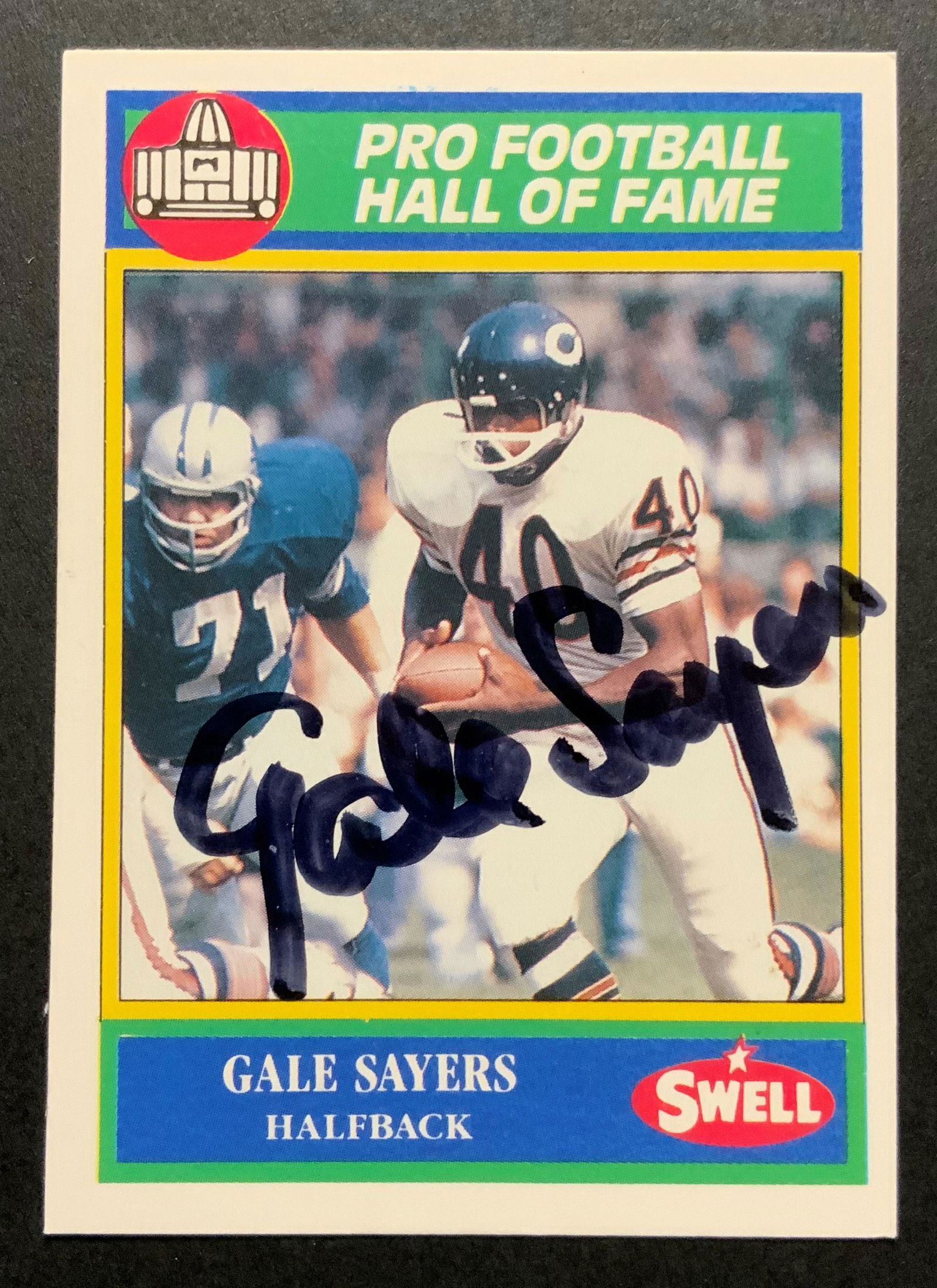 Gale Sayers Autographed Sports Card (1 of 2)