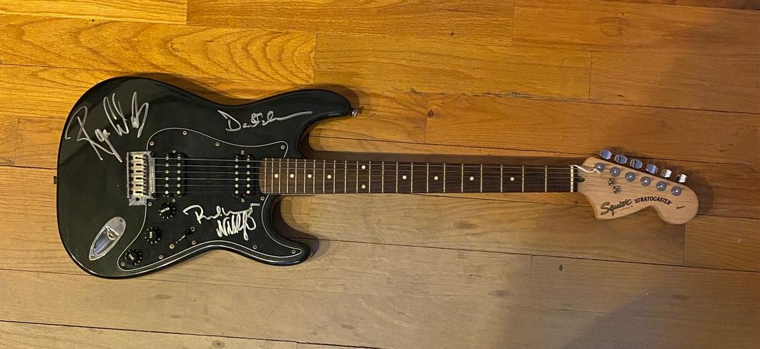 Pink Floyd Autographed Guitar all 4 (1 of 1)