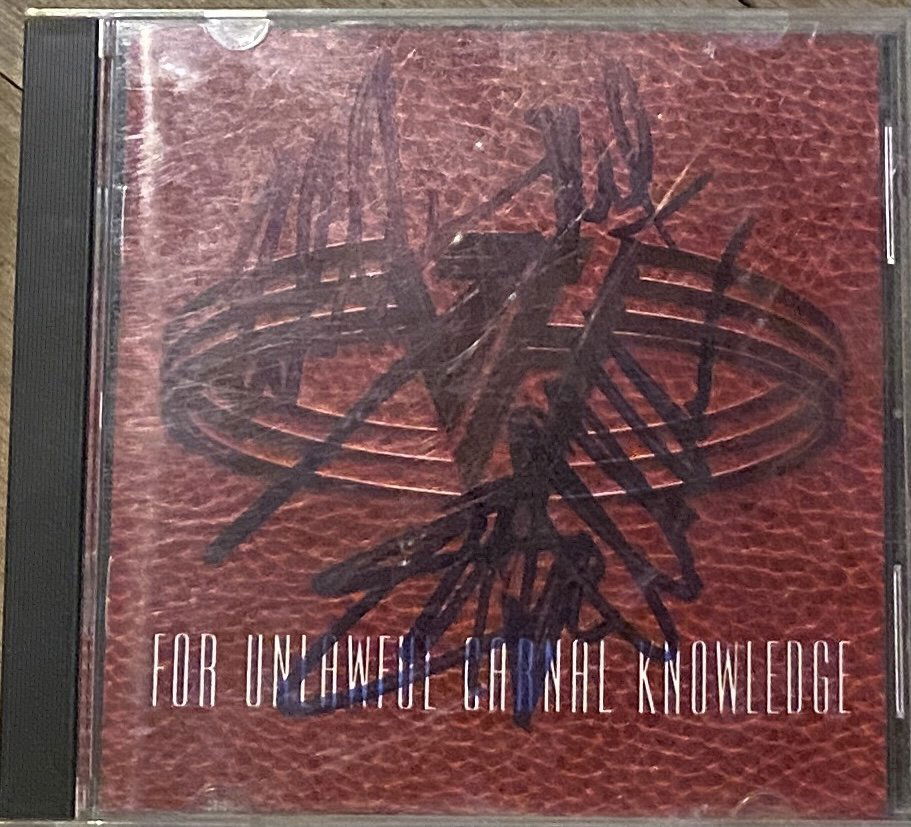 VAN HALEN AUTOGRAPHED CD SAMMY EDDIE ALEX MIKE (1 of 1)