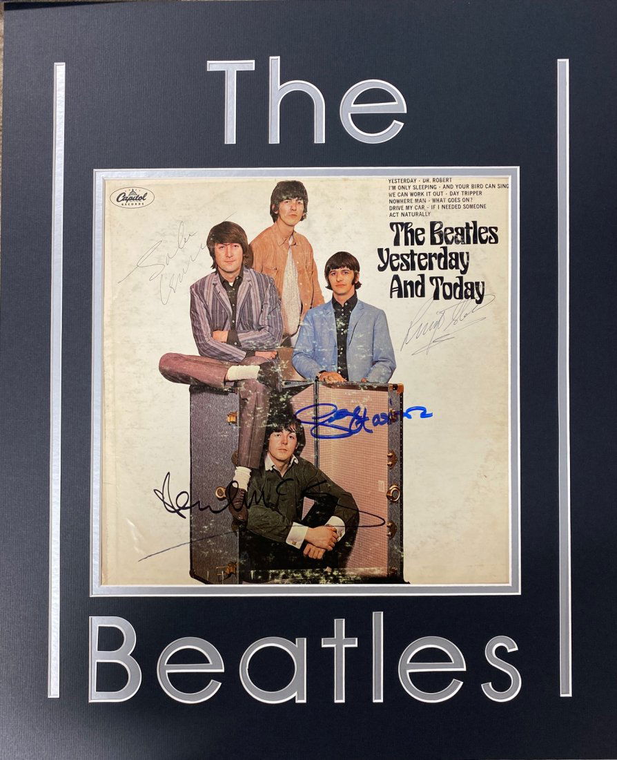THE BEATLES AUTOGRAHED ALBUM COVER ALL 4 LENNON (1 of 1)